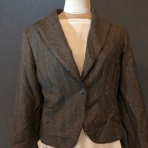 Lightweight warm-grey jacket with colorful piping